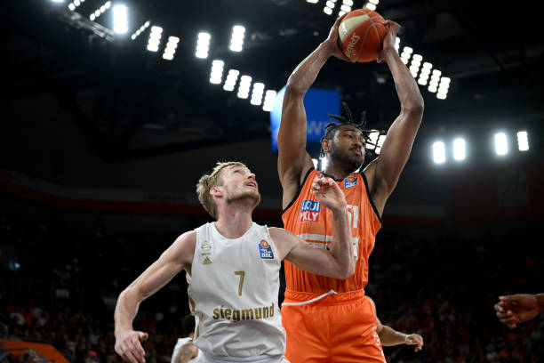 但其表现的 但其表现的